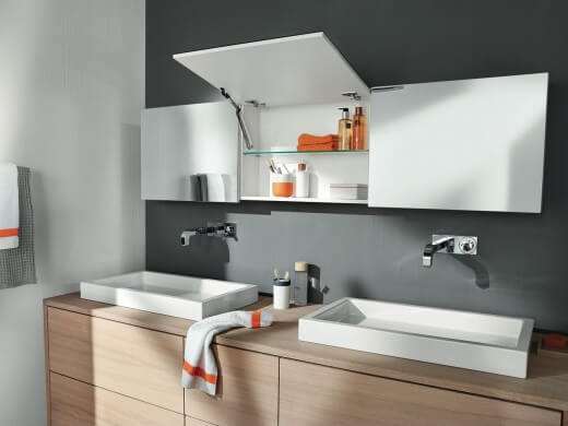 Thanks to the low installation depth it is possible with AVENTOS HK-XS to make use of the space above the sink