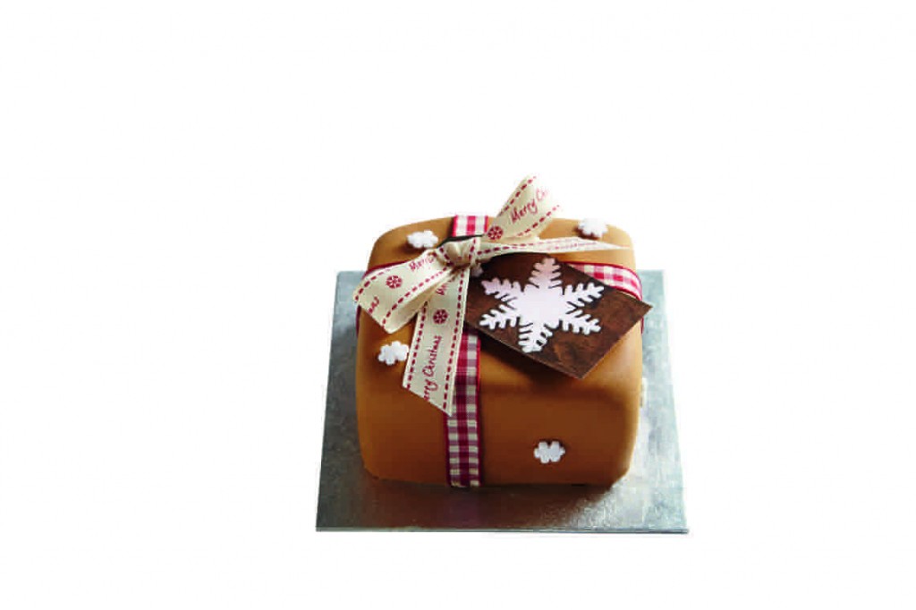 Waitrose Fiona Cairns Small Parcel Cake £20