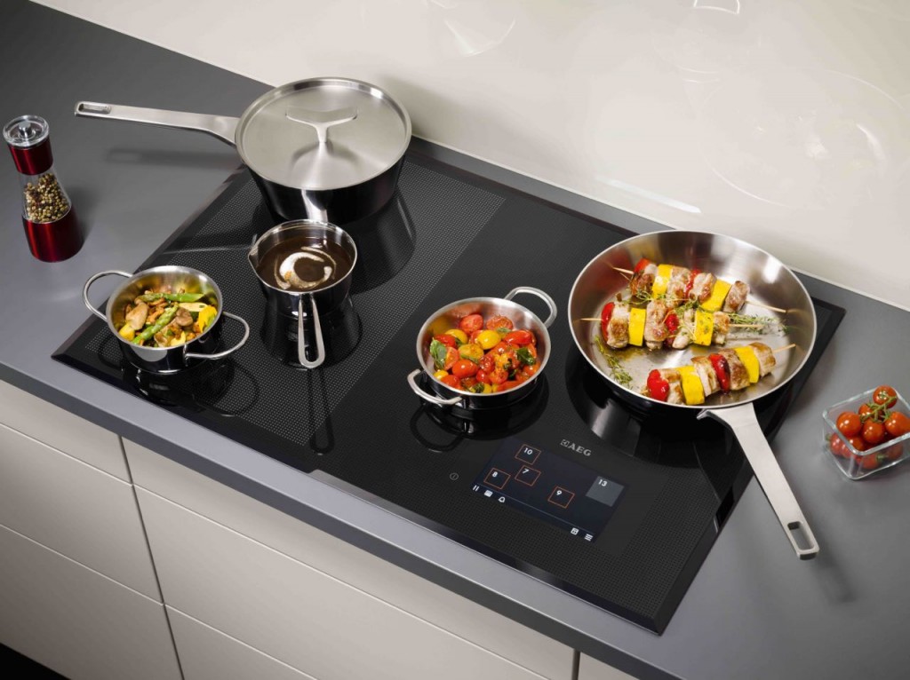 AEG’s MaxiSense Combi HKH81700FB induction hob