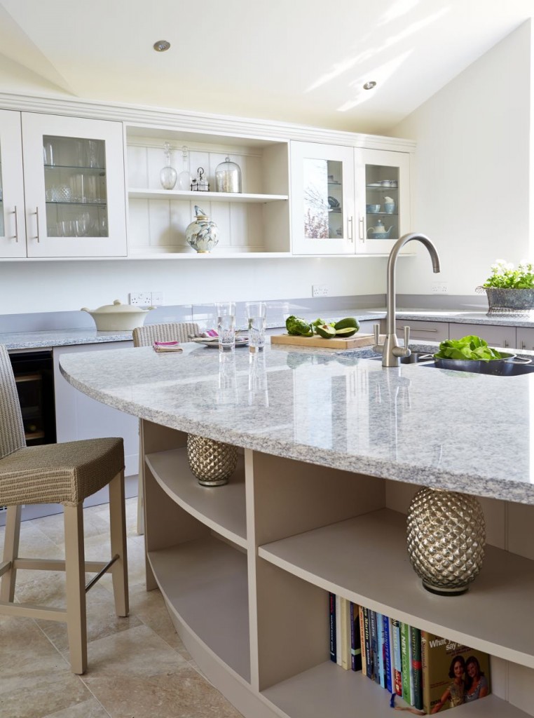 Classic Framed-Style Kitchen 7 - Designed by Barnes of Ashburton