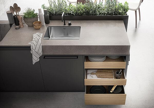 SieMatic Urban SE 8008 LM Kitchen with Herb Garden from Urban Interior