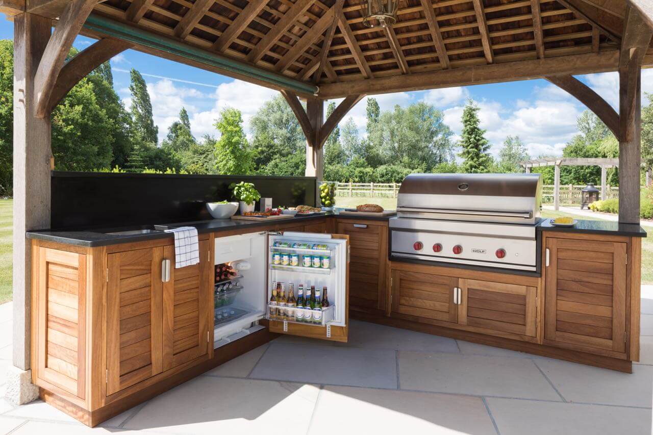 Outdoor Living: Outdoor Kitchen Project By Humphrey Munson - The