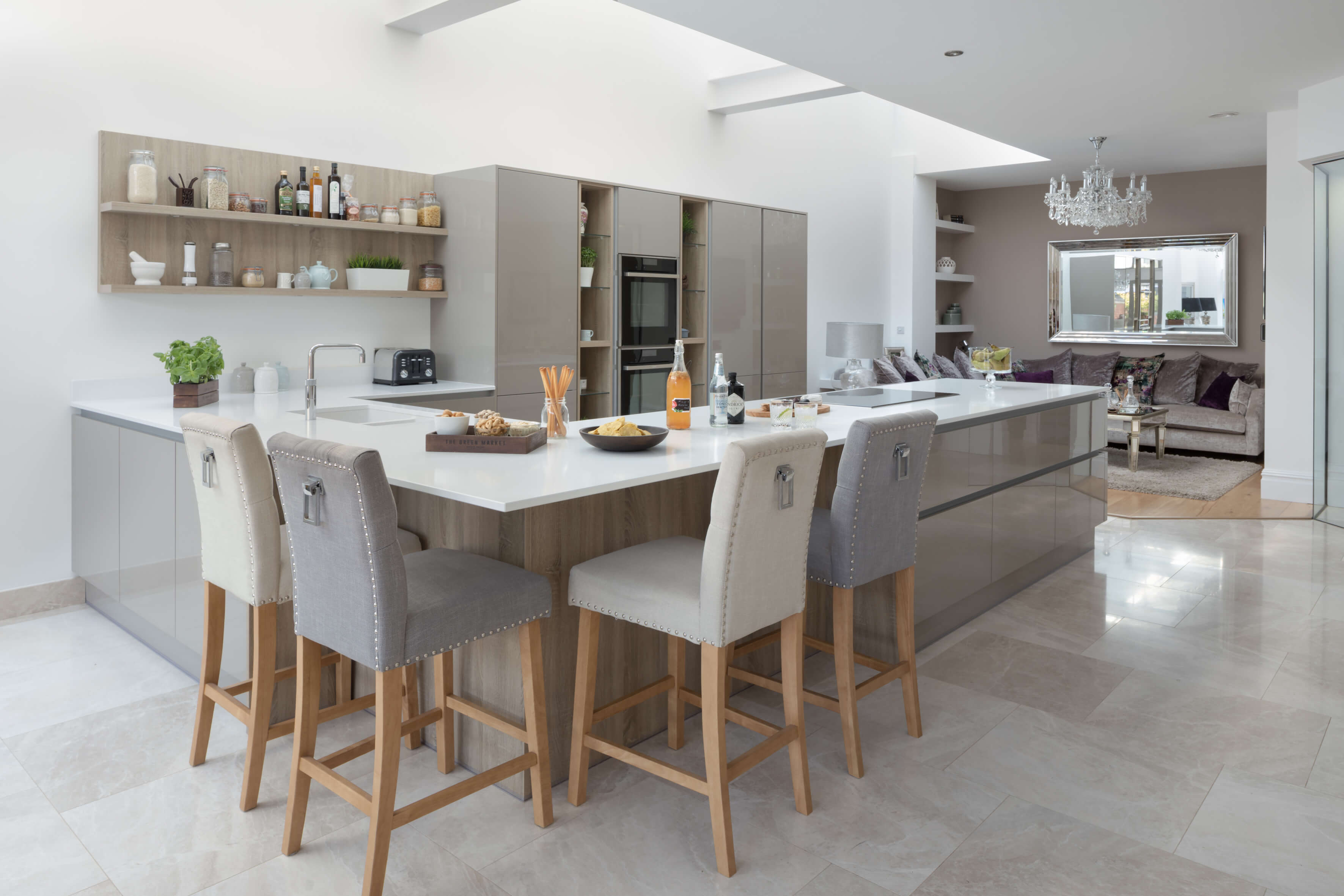 Masterclass Kitchens A Gorgeous Grey Kitchen with a Sleek and ...