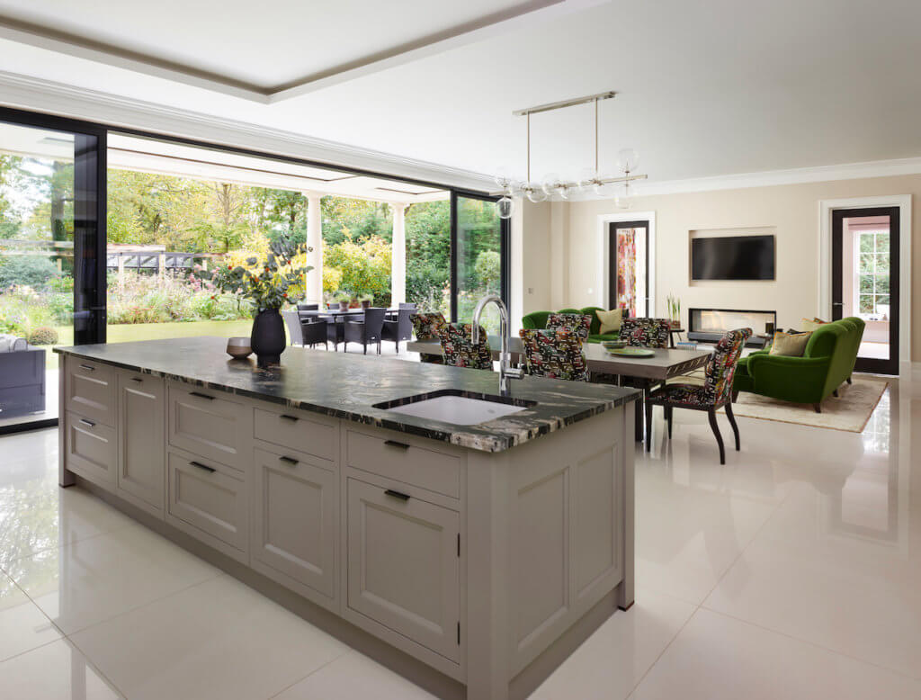Georgian-style new build home: with a hand-crafted Martin Moore Kitchen ...