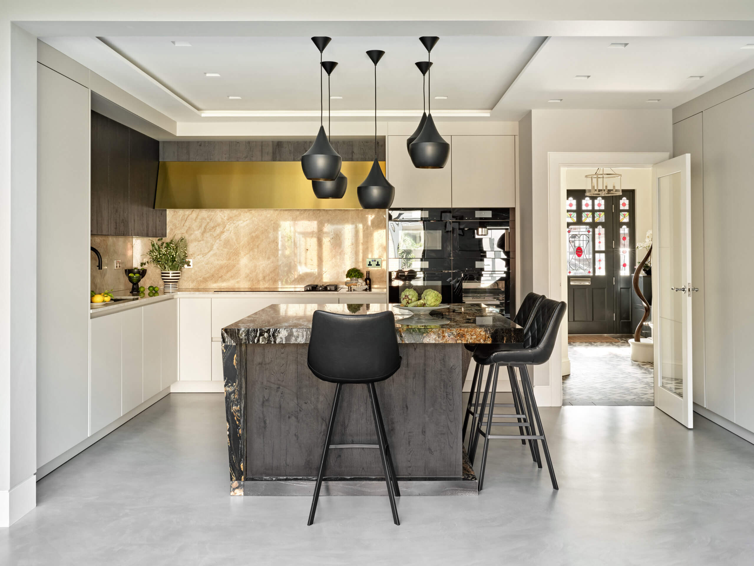 Un projet de cuisine brillamment audacieuse par de telles conceptions